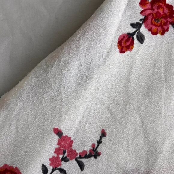 Pretty Little Thing Flirty White Floral Mini Dress - Picture 5 of 6